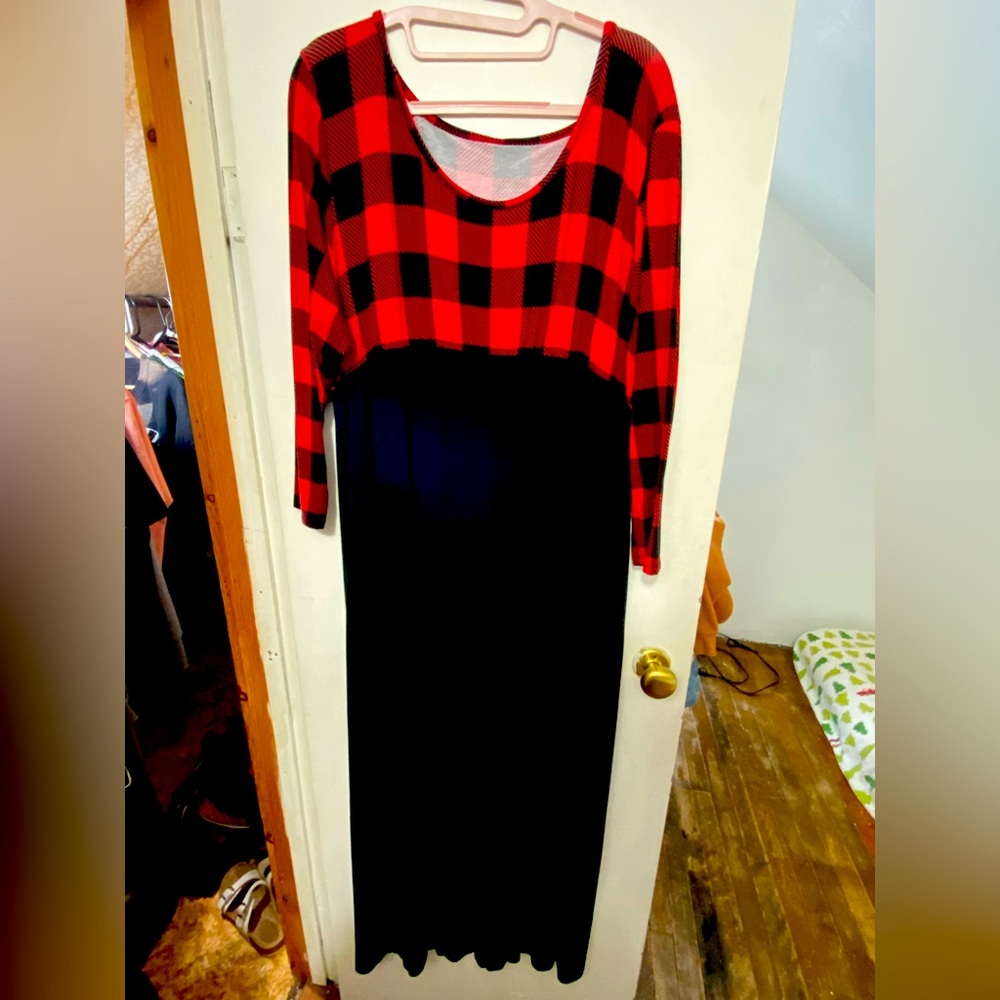 Women’s plaid maxi dress with pockets